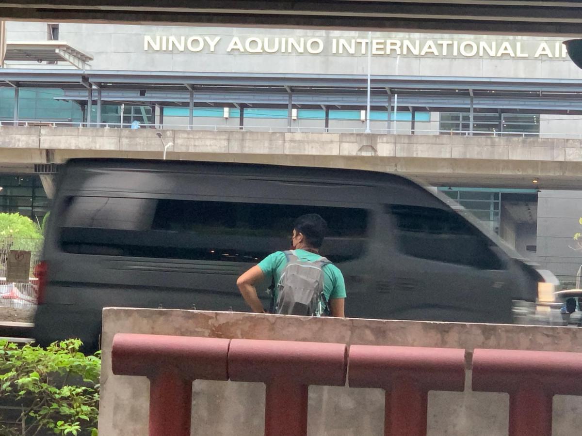 81 Newport Boulevard Cluster 4 - 8F Across Naia Airport, Terminal 3 Pasay Kültér fotó